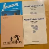 Tradera Fiolböcker: Fiolskolan, Suzuki Violin School (Volym 1 & 2), Swing Strings^ Noter & Nothäften
