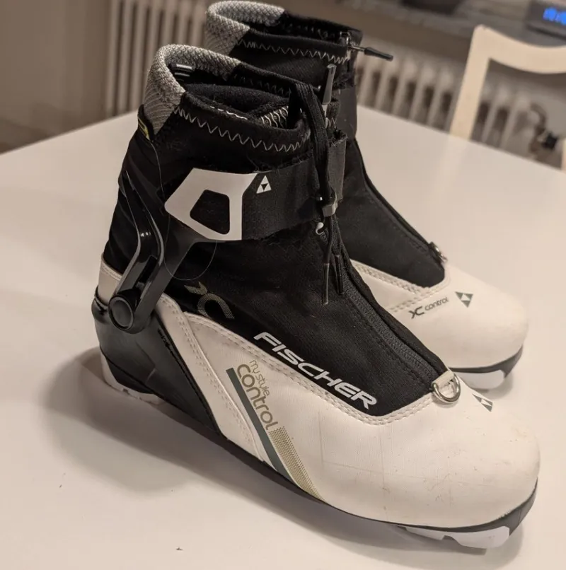 Tradera Längdåkning<Fischer XC Control my style dam 38 längdpjäxor kombi pjäxor längdskidor