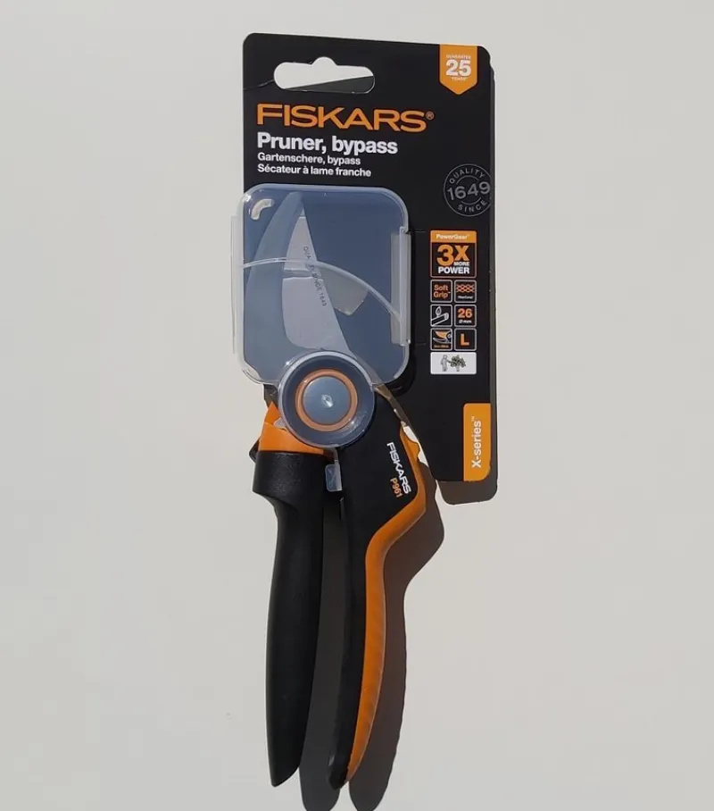 Tradera Trädgårdsredskap<Fiskars Sekatör X-serie P961 L - Med sidoskär.