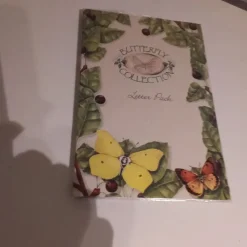 Tradera Kuvert & Brevpapper<Fjärilskollektion - Brevpapper. Bitvis inplastat. Kuvert är taget