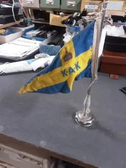 Tradera Mobilia<flagga kak för veteranbil samlarobjekt