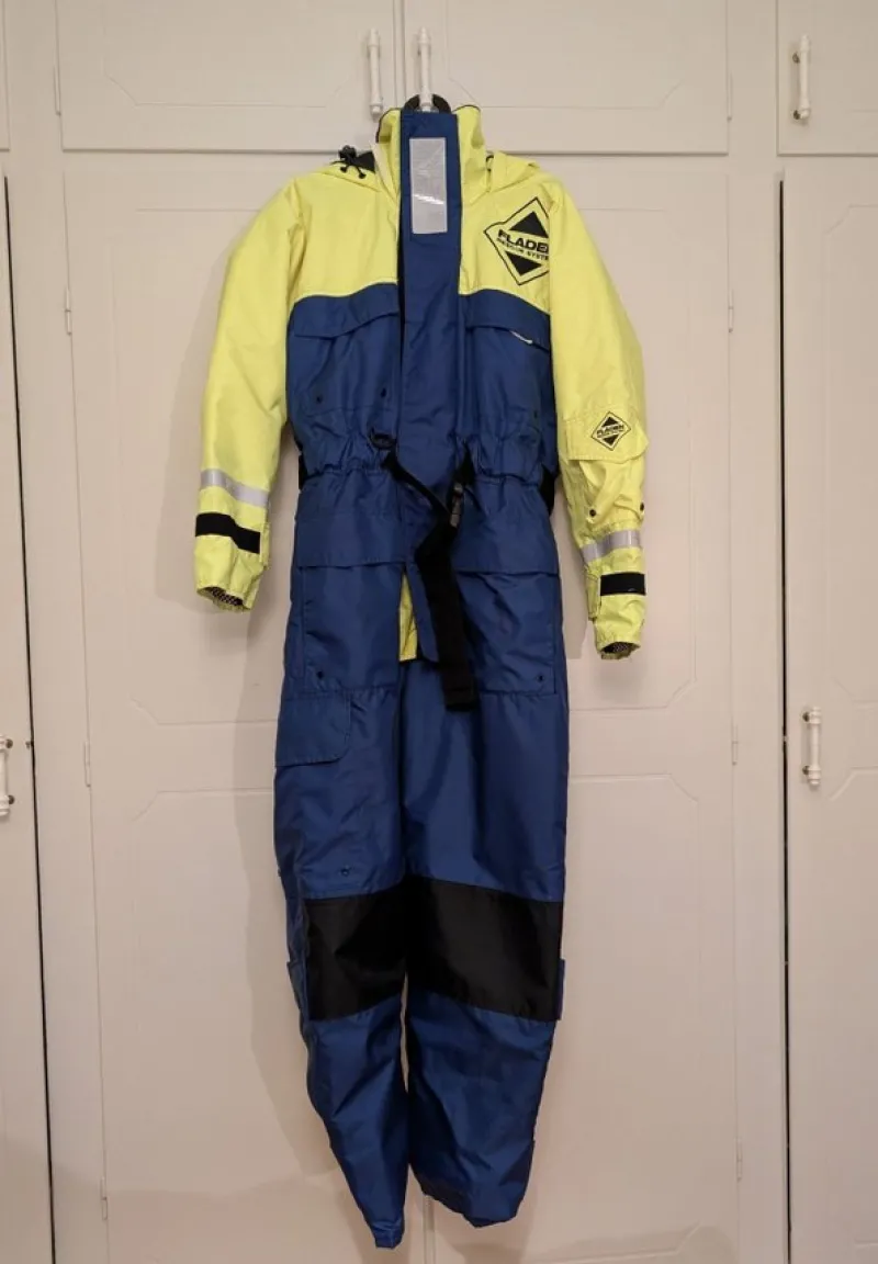 Tradera Vattensport<Flytoverall Fladen S small 50-70 kg overall fiske skoter