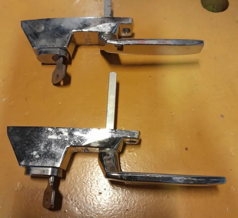 Tradera Fönsterhandtag med nyckel låsbara handtag> Krokar, Handtag & Beslag