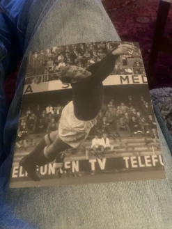 Tradera Sportmemorabilia<FOTBOLL Pressfoto 10/8 1958 AIK v Sandviken Mellberg m fl