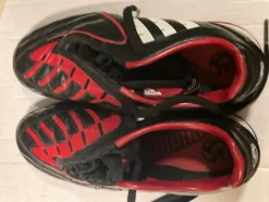 Tradera Fotbollsskor i st 33 från Adidas> Barnskor & Babyskor