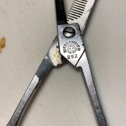 Tradera Hårvård<Frisörsax H. Eicker & Sohne Solingen Tyskland Rostfrei