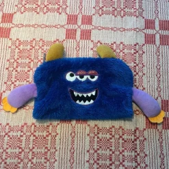 Tradera Frost Olaf Snögubbe pysselbok samt monster Pennfodral i tyg mjukis> Pyssla & Måla