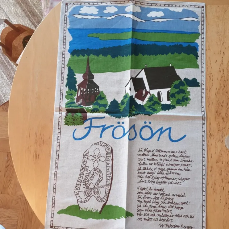Tradera Frösö kyrka på handduk> Textilier