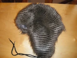 Tradera Fuskpälsmössa> Huvudbonader