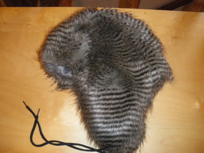 Tradera Fuskpälsmössa> Huvudbonader