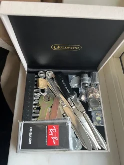 Tradera Smyckespaket<Fyndlåda/Dödsbo/Smycken/Smyckeskrin/Bijouterier/Smyckespaket