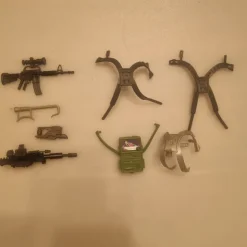 Tradera Samlarfigurer<Galaxy fighters eller sungold warios haklapp rare