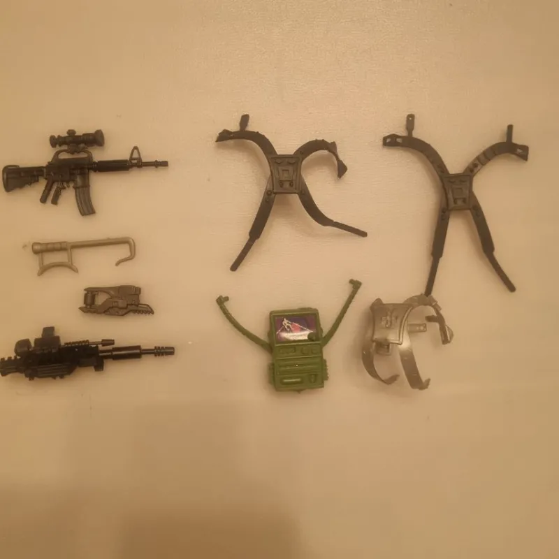 Tradera Samlarfigurer<Galaxy fighters eller sungold warios haklapp rare