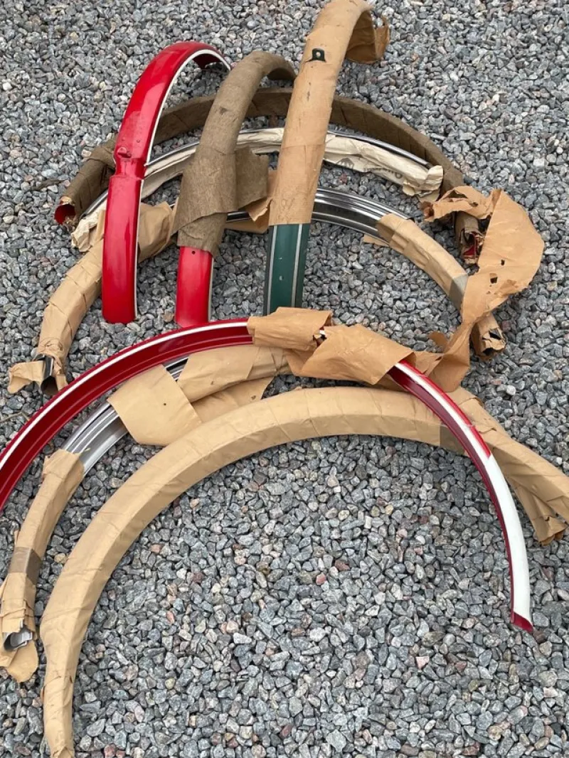 Tradera Cykel<Gamla cykelskärmar - olika färger och modeller