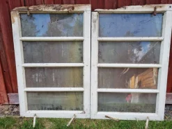 Tradera Gamla fönster med spröjs överljusfönster, 2 st> Byggmaterial