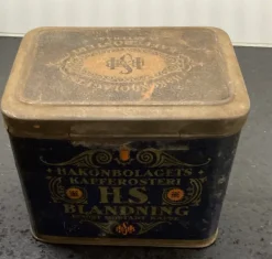 Tradera Gammal kaffeburk Hakonbolaget.> Plåtemballage