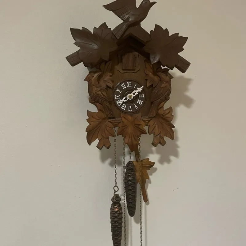 Tradera Gammal mekanisk Tysk gökur, väggur i trä komplett nyservad^ Klockor Till Hemmet