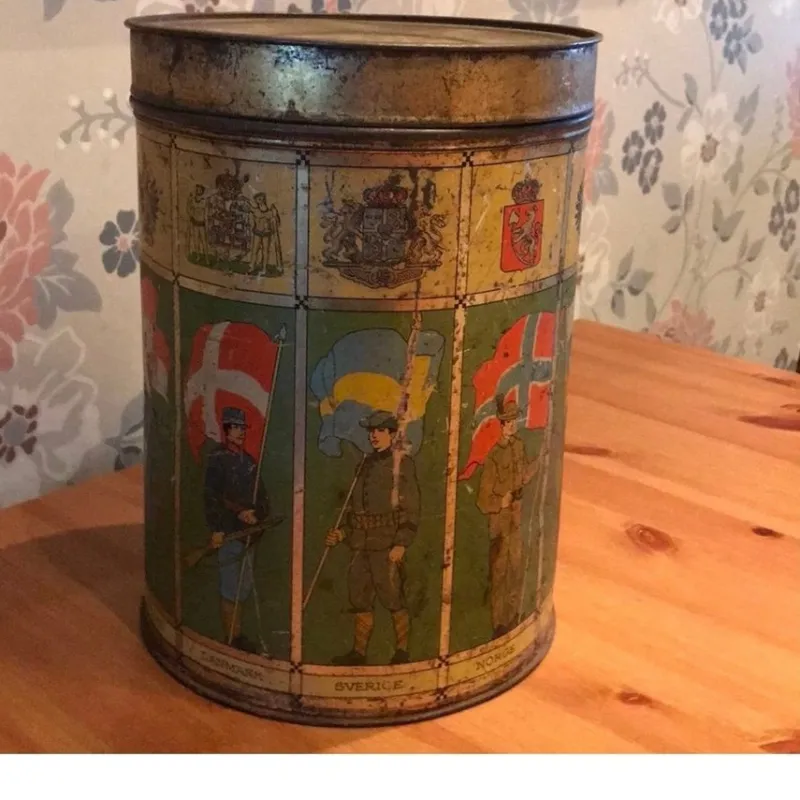 Tradera Plåtemballage<Gammal plåtburk