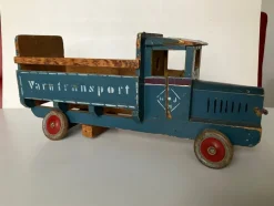 Tradera Övriga Samlarleksaker<Gammal trälastbil med flak varutransport