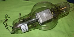 Tradera Gammalt sändarrör (21979)^ Elektronikkomponenter