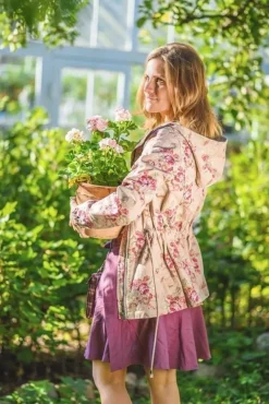 Tradera Trädgårdshandskar & -kläder<Garden Girl blommig jacka stl XS