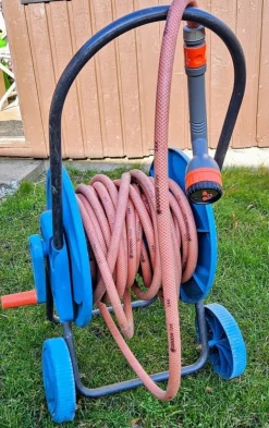 Tradera Bevattning<Gardena: Trädgårdsslangvagn och munstycke