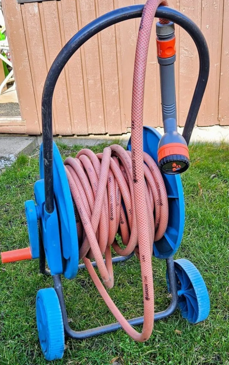 Tradera Bevattning<Gardena: Trädgårdsslangvagn och munstycke