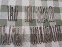 Tradera Gardinkrokar 4-fingerkrok 4 olika modeller 9 stycken Längd ca 5,3 och 5,5cm> Beslag & Reservdelar