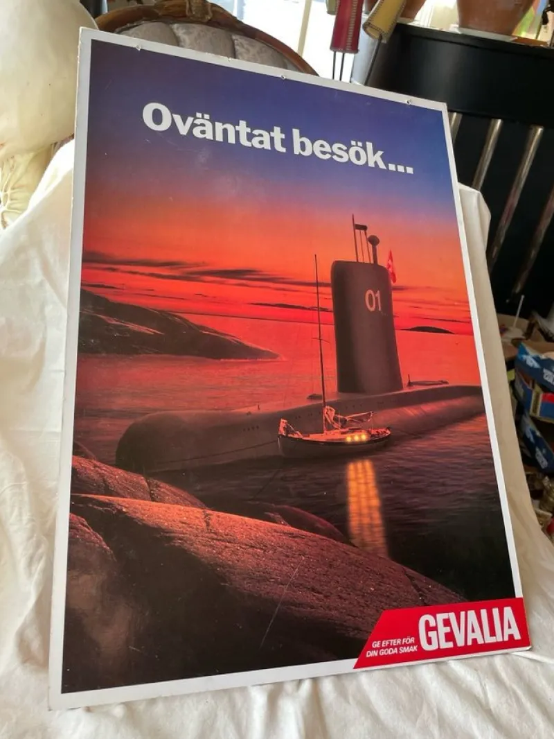 Tradera Skyltar<Gevalia-affisch med ubåtmotiv Dubbelsidig