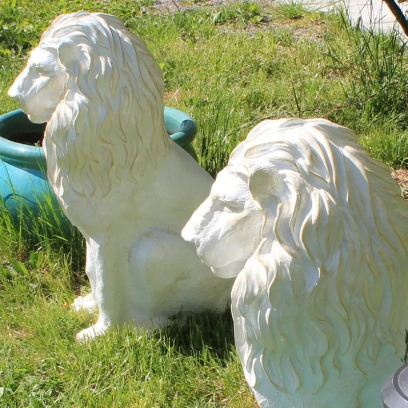 Tradera Trädgårdsdekorationer<Gipsfigur av Lejon (2st.)