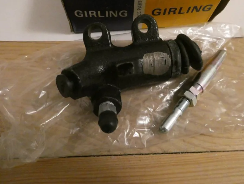 Tradera GIRLING 74966079 SLAVCYLINDER KOPPLING TOYOTA CARINA TA12 , CELICA TA22, COROLLA^ Bildelar & Reservdelar