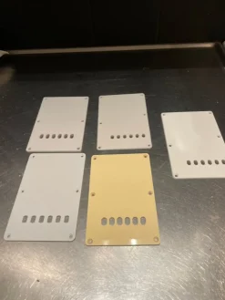 Tradera Gitarr bakplåtar plektrumplatta stratocaster^ Musikinstrument