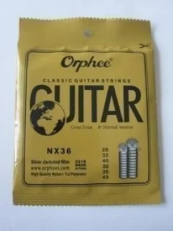 Tradera Gitarrsträngar - nylon^ Musiktillbehör