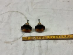 Tradera Glasknoppar beslag werrina Småland 1960 knoppar handtag skåpknoppar lådknoppar> Krokar, Handtag & Beslag
