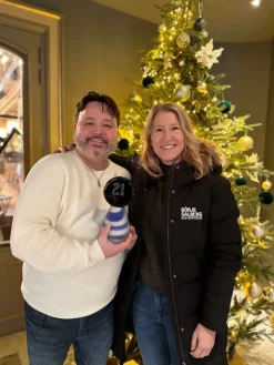 Tradera Glasprinsen Hockey Puck - Nr 14/100 - 10% går till Börje Salming ALS stiftelse^ Dekorationer