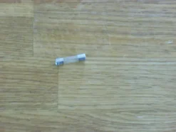 Tradera Glasrörssåkring 250V/6.3A Snabb 1 st^ Elektronikkomponenter