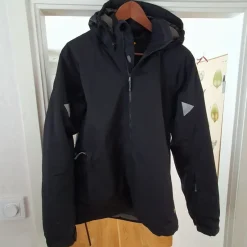 Tradera Alpint<Gneis svart jacka, Speed slim, storlek 170