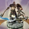 Tradera Samlarfigurer<God of War - Kratos & Atreus Staty