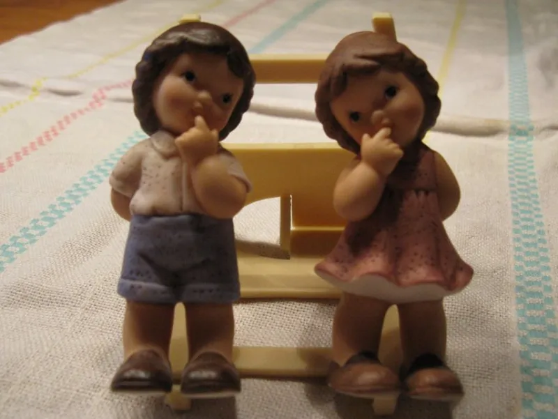 Tradera Goebel Nina Marco - Två söta små figurer> Keramik & Porslin, Utländskt