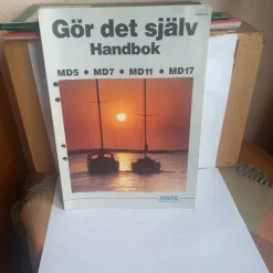 Tradera Gör det själv Handbok MD5 • MD7 • MD11 • MD17 volvo penta^ Service & Reparation