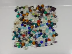 Tradera Varupartier<730gram Blandade Glaspärlor