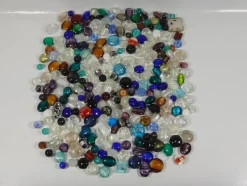 Tradera Varupartier<730gram Blandade Glaspärlor