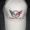 Tradera GRATIS FRAKT! VIT CHEVROLET CORVETTE KEPS^ Merchandise