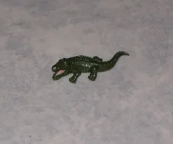 Tradera Grön krokodil alligator rolig leksaks kinderägg figur barn present söt gullig> Figurer & Leksaksvärldar
