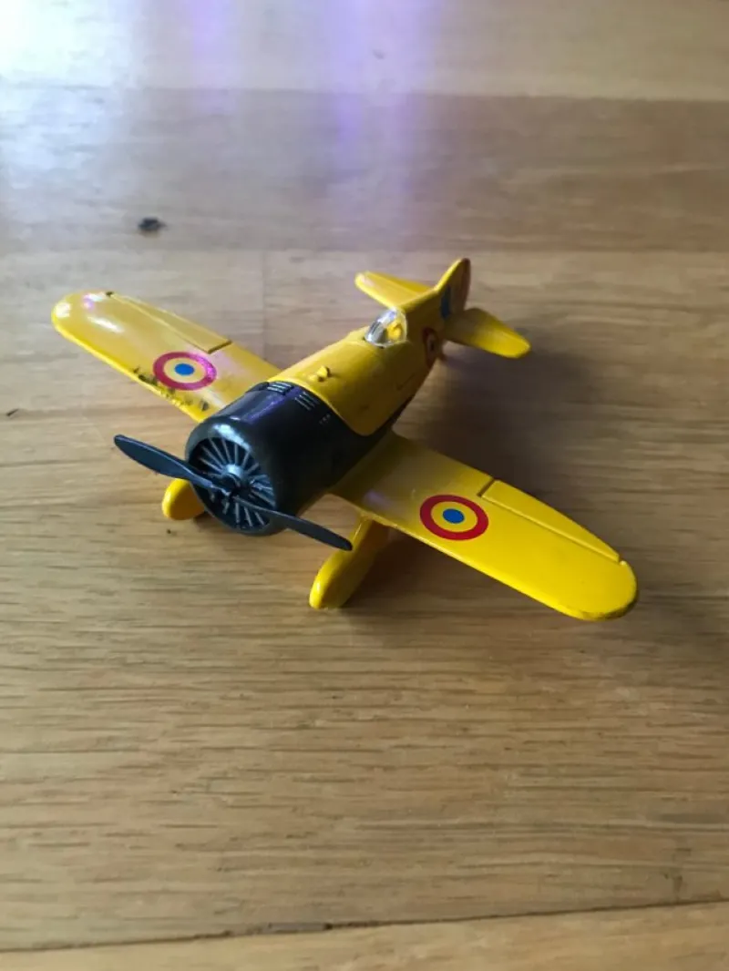 Tradera Gul metallflygplan Super sportster- leksaksplan 1:72^ Flyg