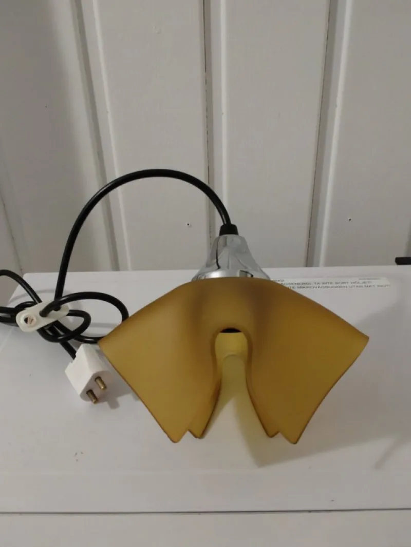 Tradera Gul Näsdukslampa i glas^ Lampor