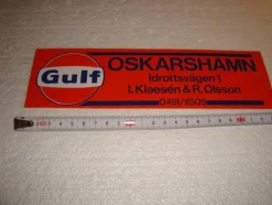 Tradera Klistermärken & Stickers<Gulf i Oskarshamn. Idrottsvägen 1 klistermärke dekal raritet