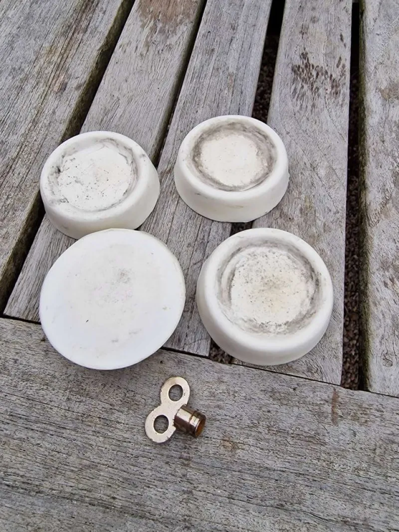 Tradera Gummifötter tvättmaskin absorberande isolator elementnyckel^ Vitvaror