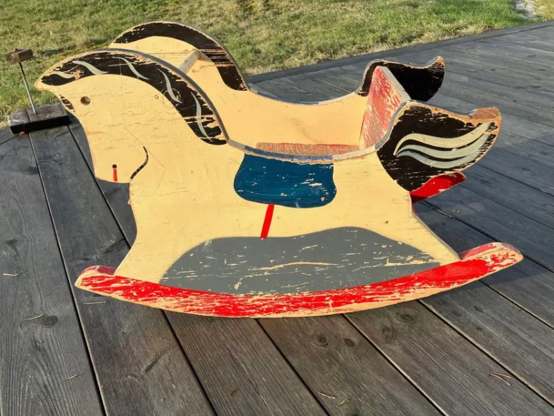 Tradera Gunghäst i trä> Gunghästar & Åkdjur