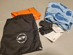 Tradera Övrig Sport & Fritid<Gymkit: Casall handskar, stringbag, träningsband, pill box, handduk, Stadium bag